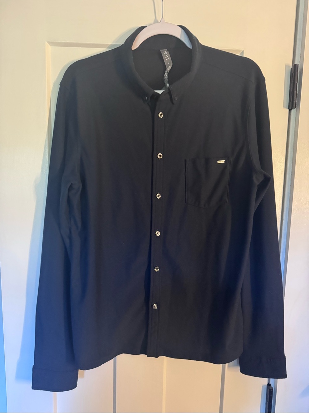 Vuori Men’s Medium Black Performance Button Down Shirt Stretch Minimalist